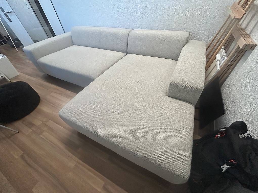 Sofas: Ecksofa beige – Gebraucht aus Münchenwiler von sportback1