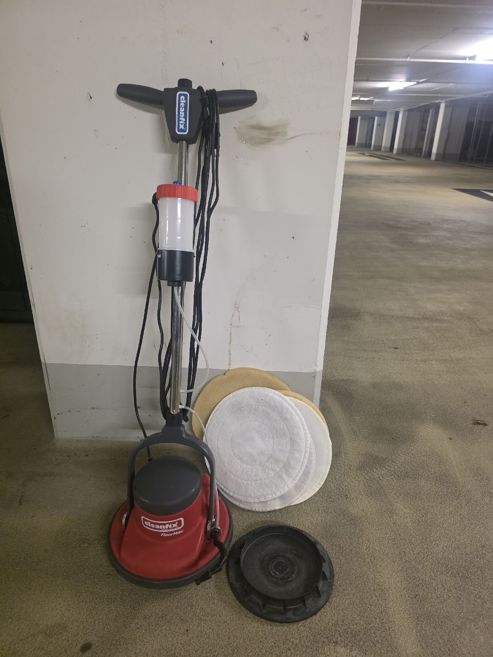 Tutte le macchine: Poliermaschine "FloorMac" von Cleanfix # Taski Wetrok  – Usato da Zürich venduto da 5183840711
