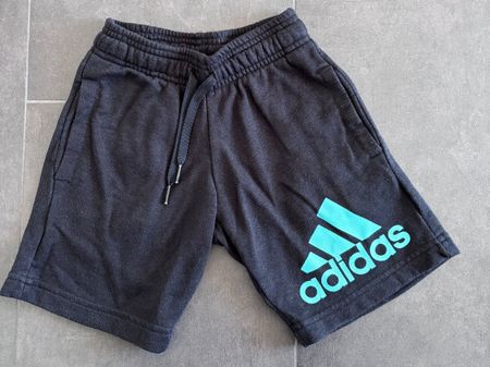 Adidas Shorts Gr. 116