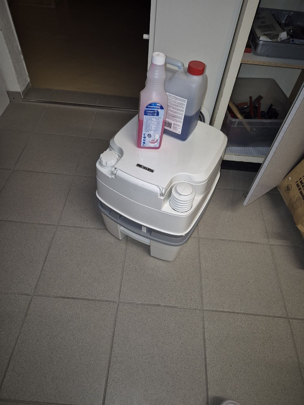 WC: campingtoilette gebraucht – D'occasion à Wil SG par tcm_85bd 1