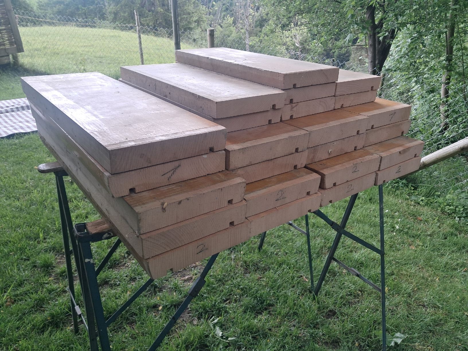 Articoli in legno: Buchenholz  Lot – Usato da Lütisburg venduto da anou00