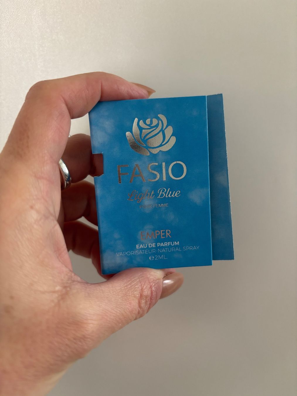 Parfum & Eau de Toilette: EMPER FASIO Lignt Blue EDP 2ml. Sample. (Light Blue DG Clone – Neu und originalverpackt aus Zürich von deruja 2