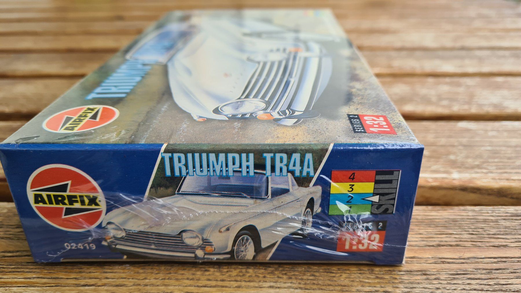 Triumph Modellini d'auto: AIRFIX 32 SCALE Triumph TR4A – Nuovo e nell'imballaggio originale da Basel venduto da Solarbebop 3