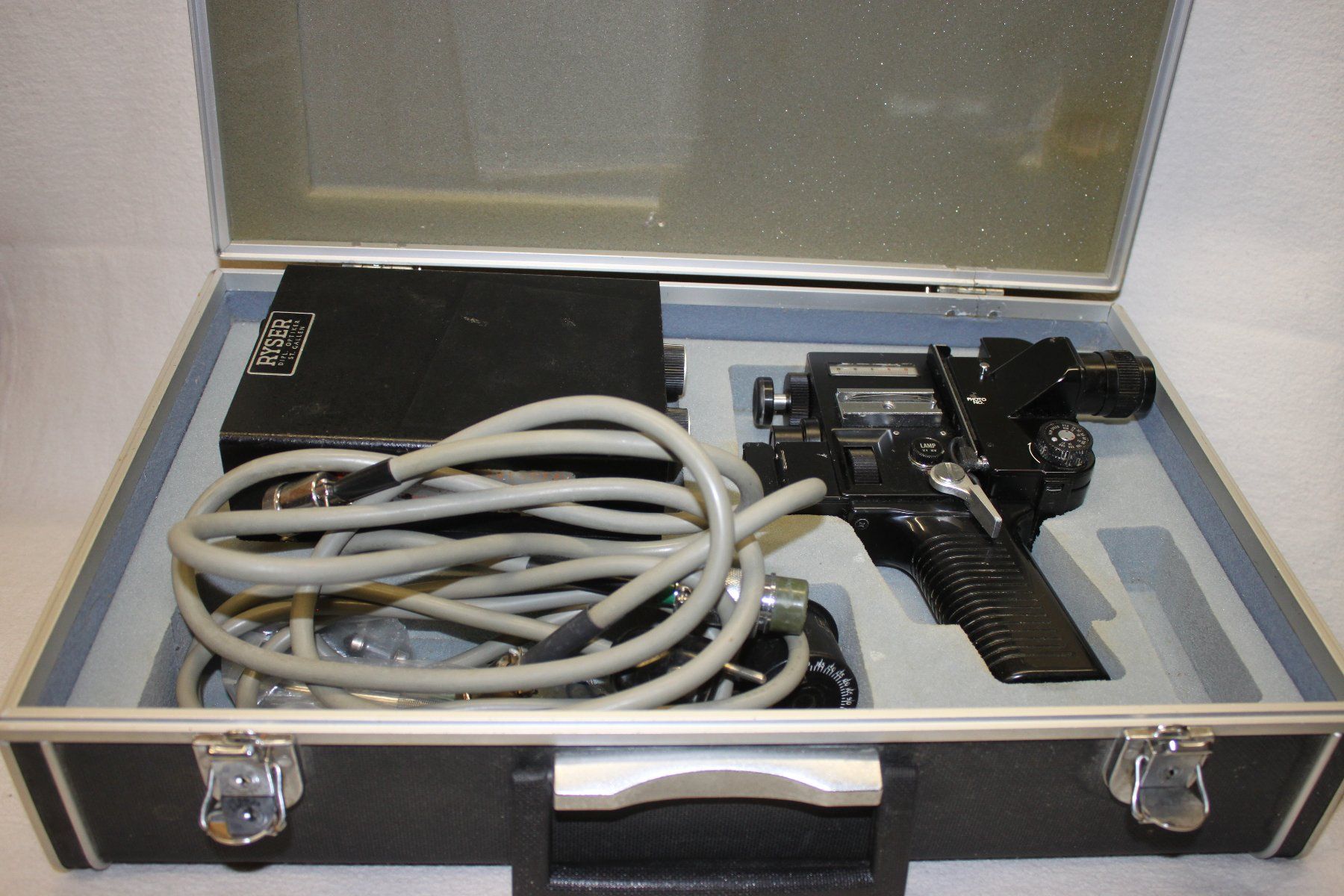 Attrezzature mediche: Antikes Optiker Gerät Kowa RC-2 – Usato da Thun venduto da Fbchm 5