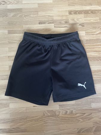 PUMA Drycell - kurze Sporthose / Grösse 140 schwarz