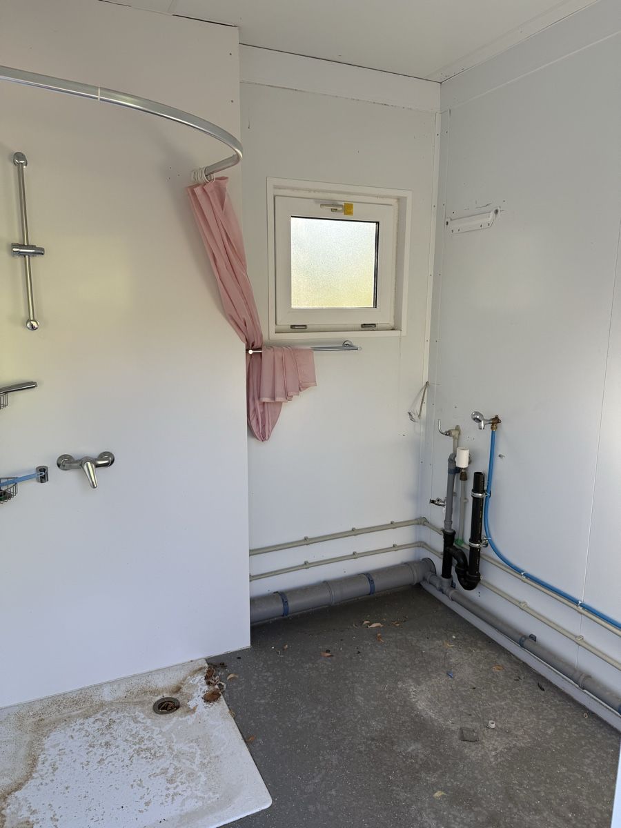Contenitori edile: WC/Sanitärcontainer – Usato da Neuenegg venduto da kompomogmbh 2