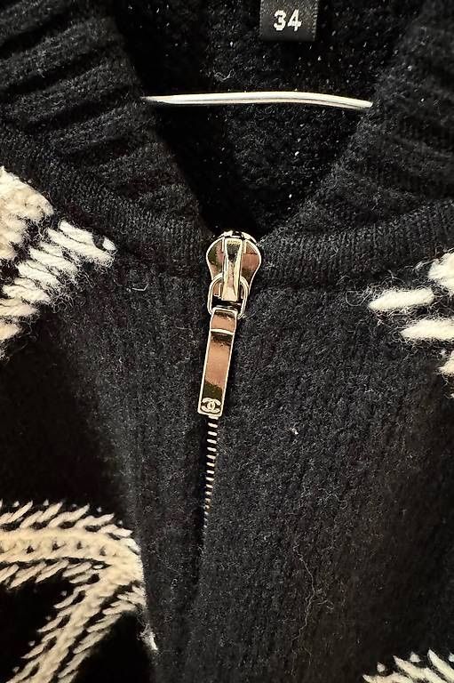 Chanel Vestes: CHANEL BOMBER JACKE – Neuf (Voir description) à Schwyz par bofb 6