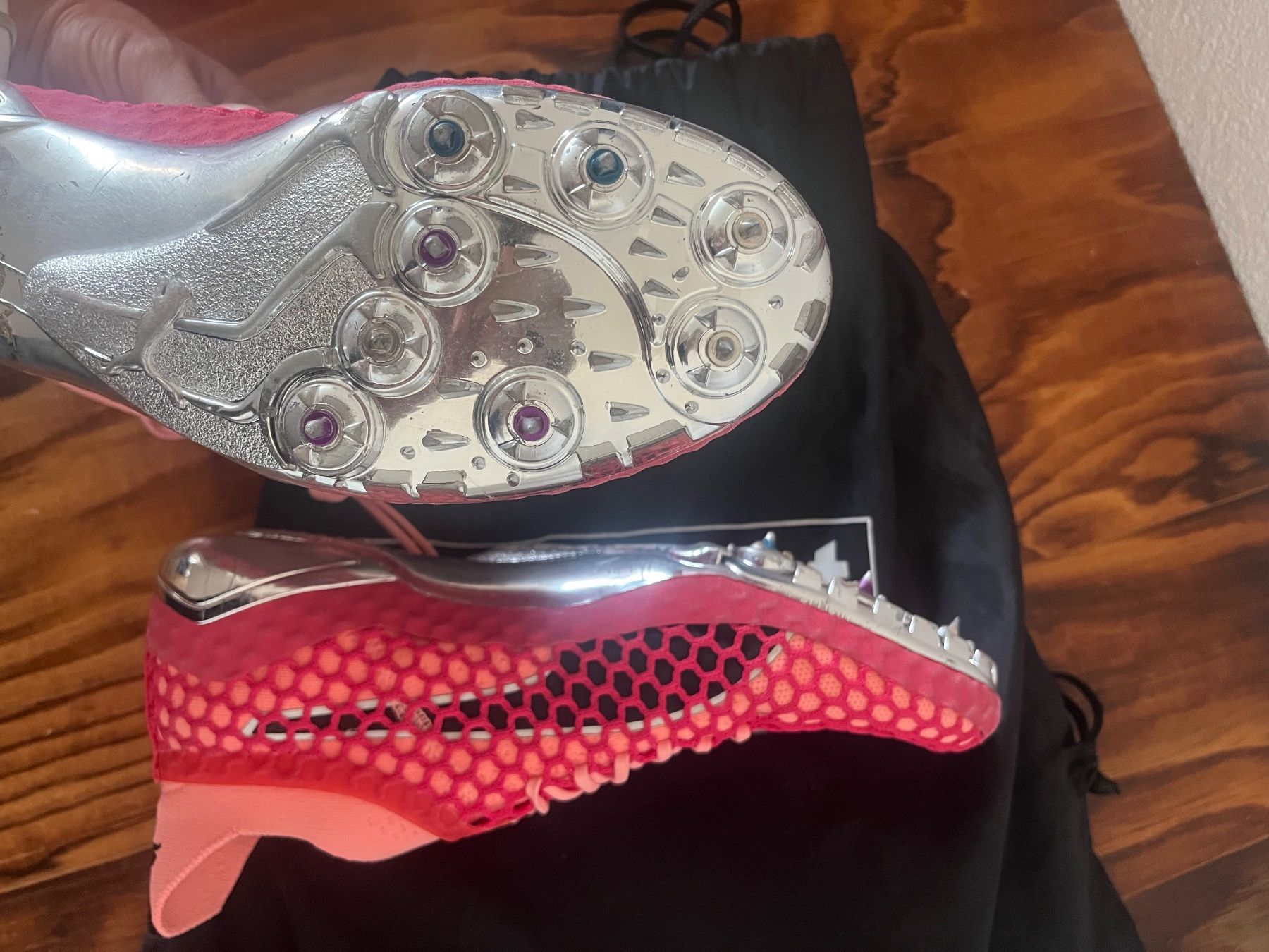 Puma Scarpe da donna: Nagelschuhe Leichtathletik Damen – Usato da Haslen GL venduto da ron_7fyd 2