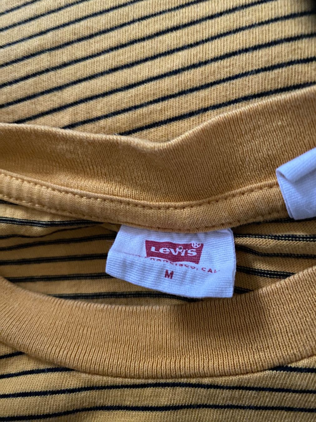 Levi's T-shirt: LEVI‘S cooles T-Shirt – Usato da Jona venduto da vanessasupermarket20 7