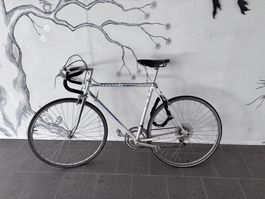 Peugeot Vintage Rennrad mit Brooks Ledersattel