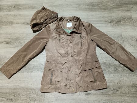 Leichte Jacke 42