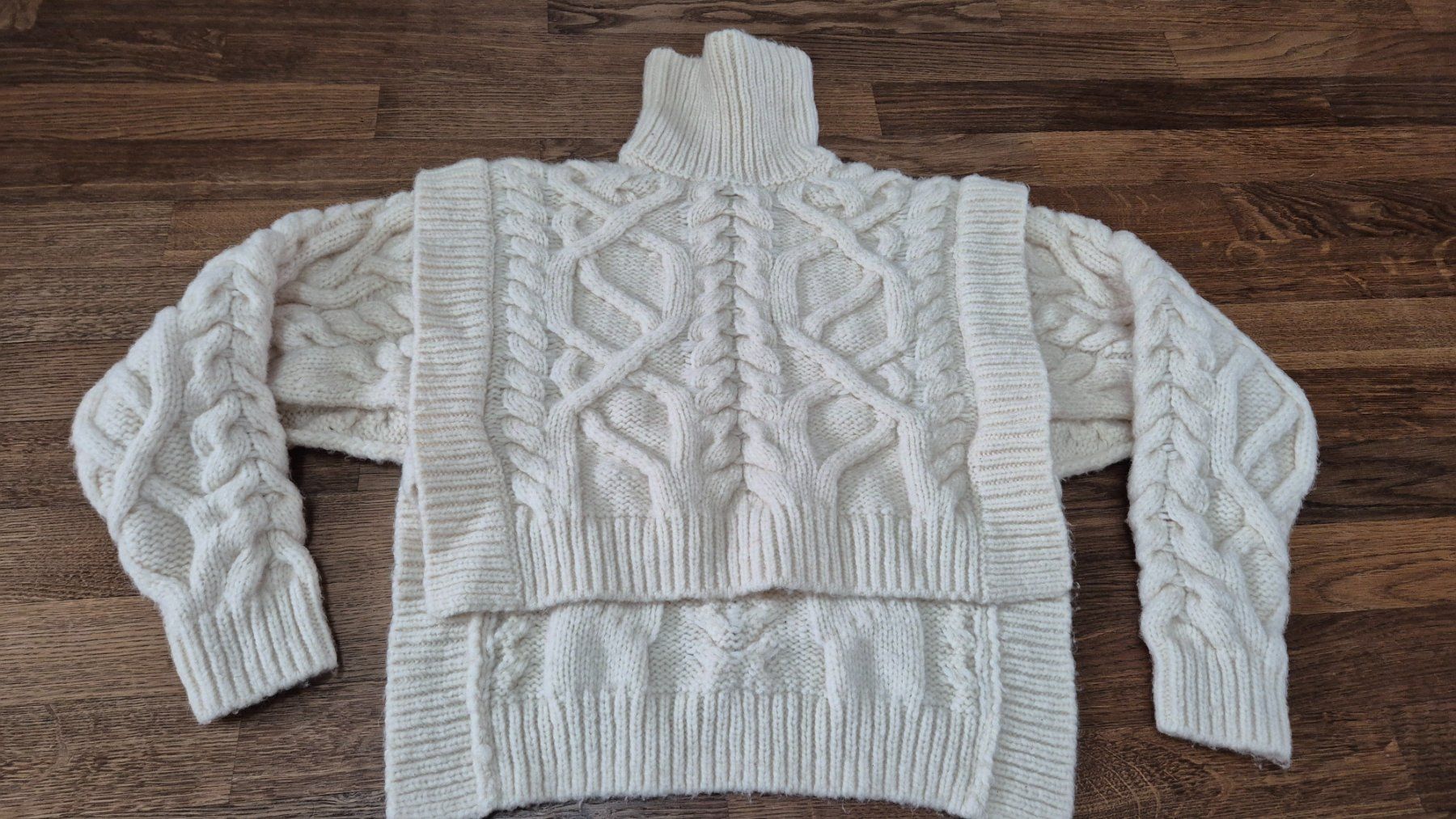 Pulls & Sweat-shirts: AKNVAS offwhite wool sweater size S – D'occasion à Zürich par monadiederich