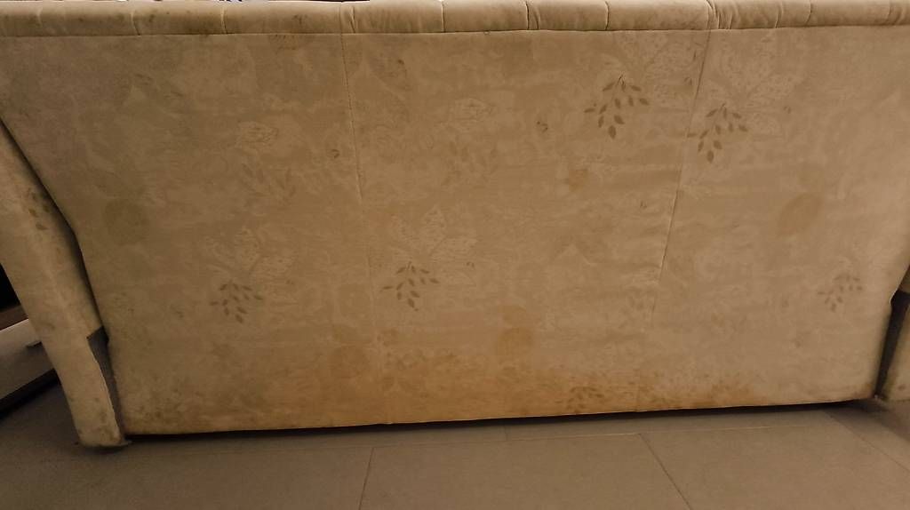Sofas: Schlafsofa mit Federkern, 2 Meter breit  – Gebraucht aus Möriken AG von awa_2js2 3