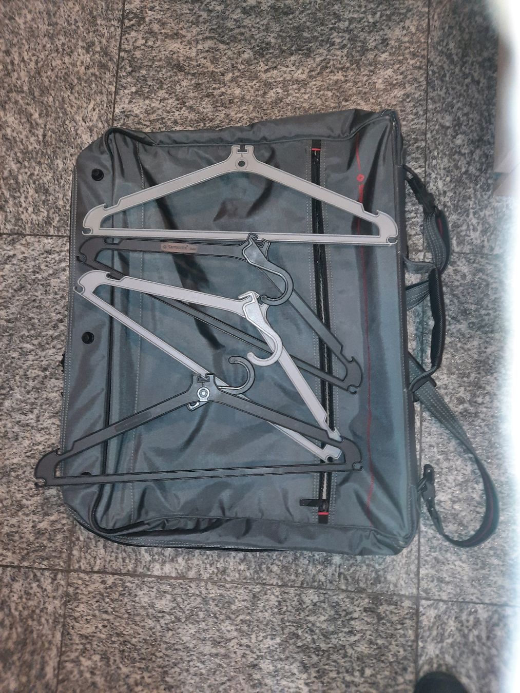 Samsonite Borse: Samsonite borsa per abiti – Usato da Biasca venduto da Old_6blh 3