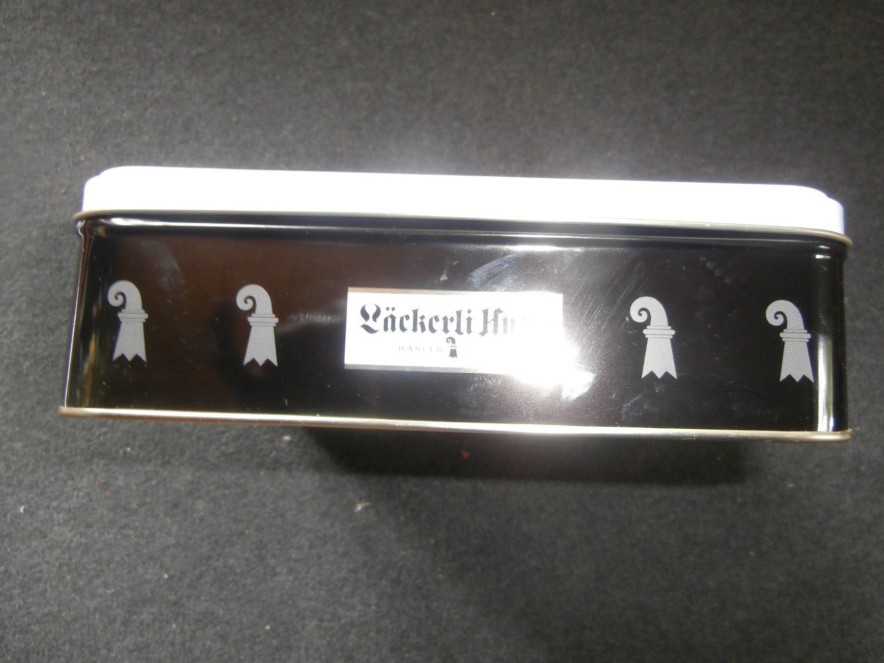 Autres décorations & accessoires: Blechdose Läckerli Huus "Baselwappen" – D'occasion à Rüschegg-Heubach par Ofen111 1