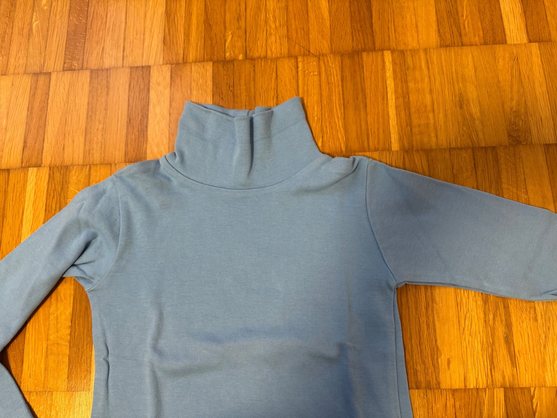 Pullover & Sweatshirts: Blauer Langarm Rollkragenpullover Gr. 104 (100% Baumwolle) – Gebraucht aus Jona von Good_luck1_ 1