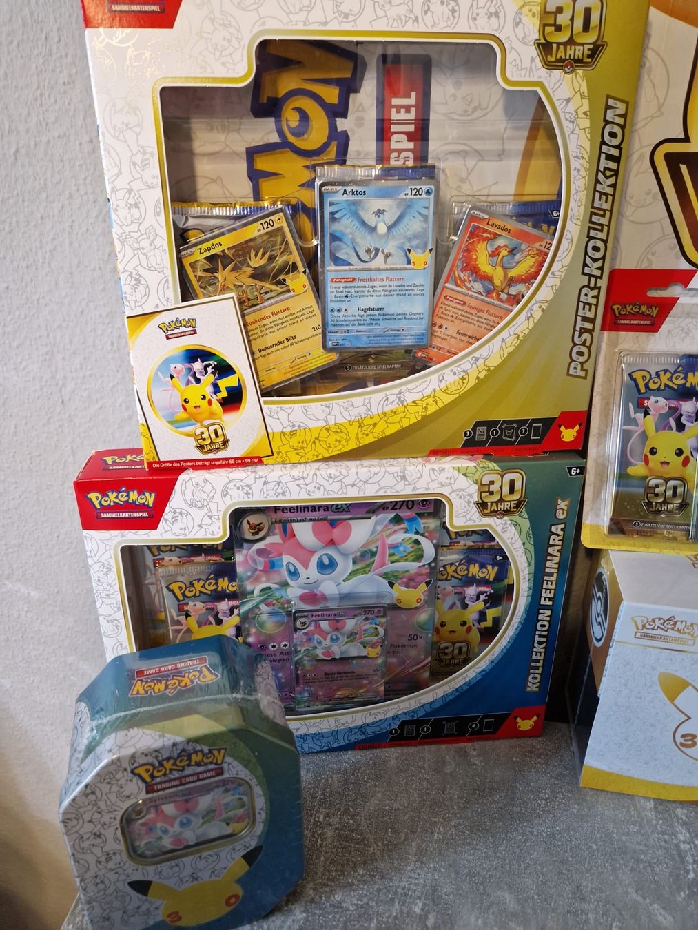 Pokémon Cartes à collectionner: Pokemon 30th aniversary ultra Bundle – Neuf avec emballage d'origine à Basel par poopssi 1
