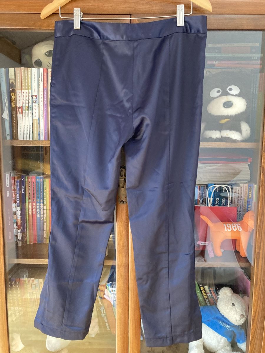 Pantalons: Pantalon – Neuf (Voir description) à Perroy par san_jxr8 2