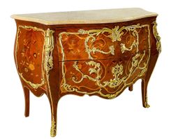 Très jolie Commode de style Louis XV en marquetée.