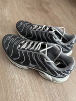 Nike Air Max Plus Sneaker grau schwarz gebrauchter Zustand