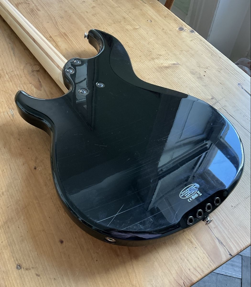 Yamaha Instruments de musique: Yamaha BB424x Bass schwarz – D'occasion à Zürich par nanalouve 3