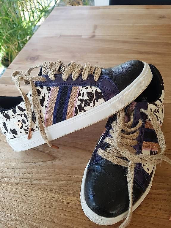 Damenschuhe: Sneaker – Gebraucht aus Witterswil von Katja... 2