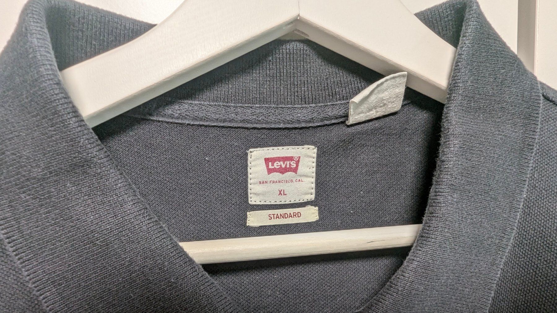 Levi's Polos: Polo Levi’s noir – XL – D'occasion à Coeuve par Laskezz 3