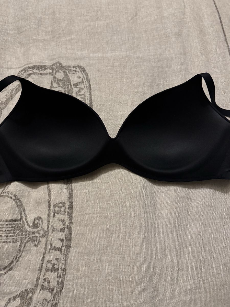 Altra biancheria intima: NEW Uniqlo Bra Hold 80/85 D-E Size – Nuovo e nell'imballaggio originale da Neuchatel venduto da Mia_G 7