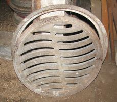 Guss-Schachtdeckel mit Rahmen
