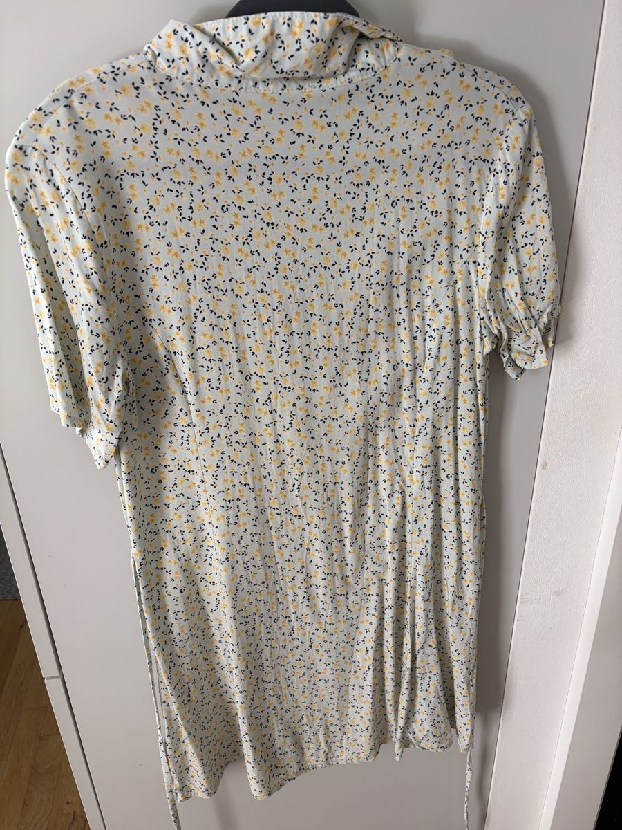 Tally Weijl Vestiti: Robe motif fleurs taille M – Usato da Martigny venduto da O96 4