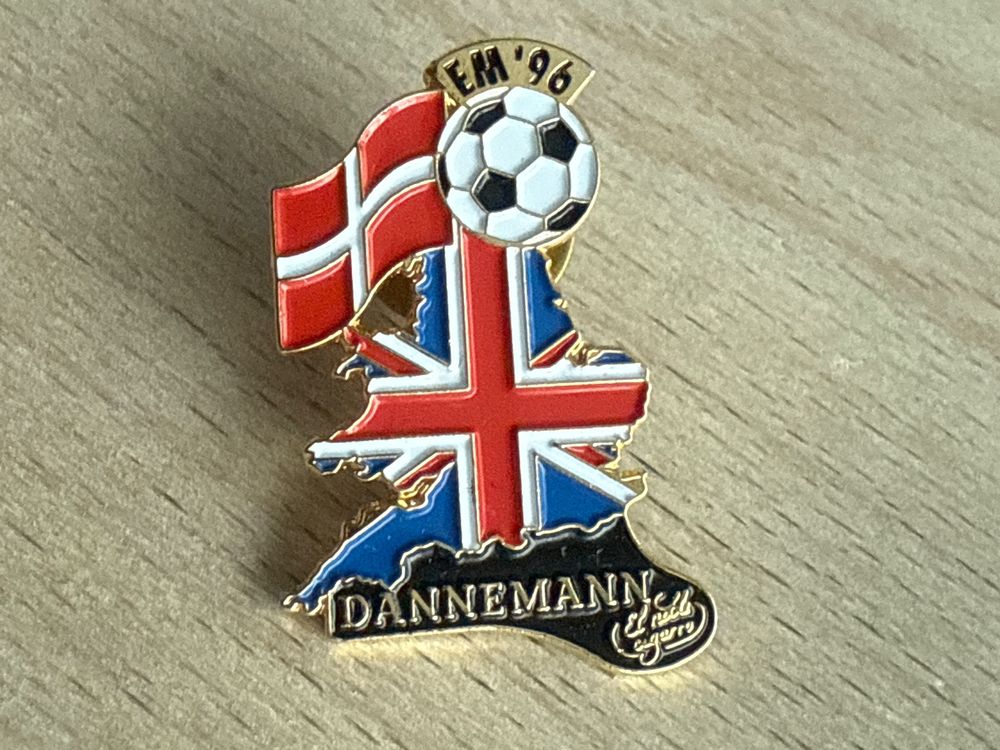 Bayern-Dänemark Freundschafts Pin - 22mm Emaille-Pin Mit Schmetterlingsverschluss