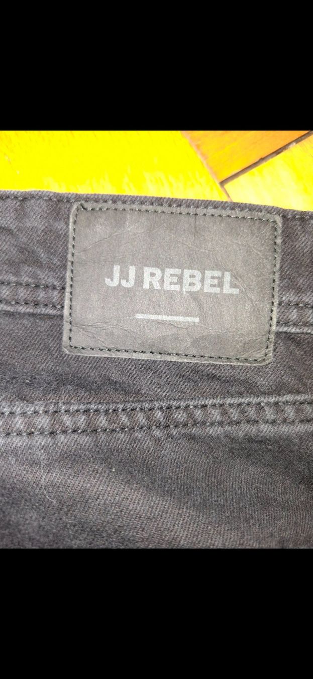 Jeans: 3 Jeans W32 L32 – Nuovo (secondo la descrizione) da Le Locle venduto da Threads_CH 4