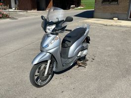 Honda SH300A Roller