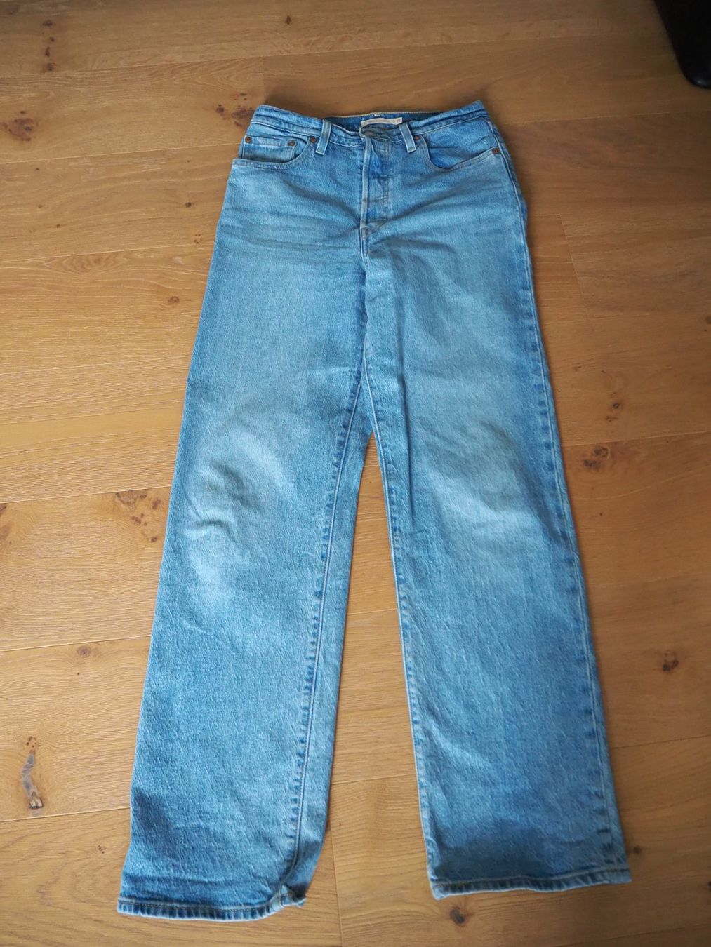 Levi's Jeans: Levis Ribcage Straight Jeans Gr. 29/32 – Usato da Zürich venduto da snowow