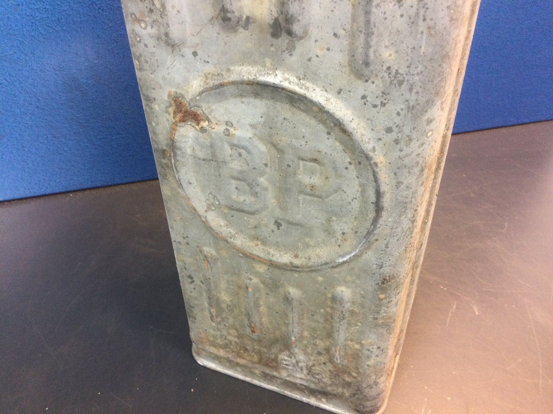 Werkzeuge: Alter Vintage BP Benzin oder Petrol Blechkanister – Gebraucht aus Wangen SZ von kuriosum12 2