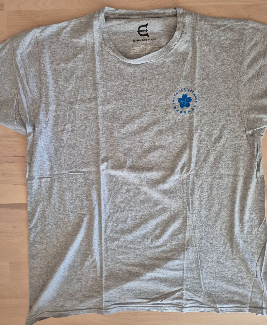 T-shirt: Evisen Skateboards T-Shirt – Usato da Trogen venduto da Monk3yWear
