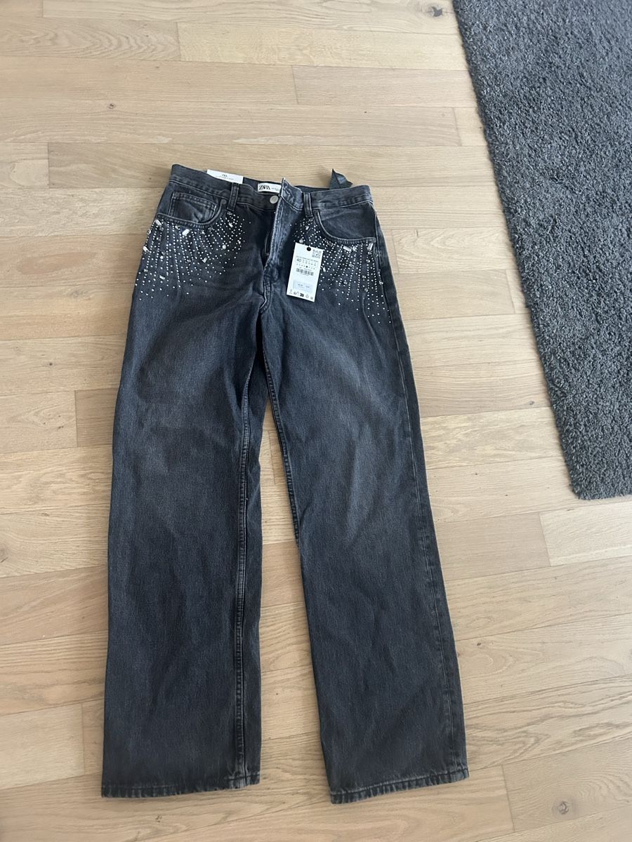 Zara Jeans: ZARA Jeans Embellished NEW – Nuovo e nell'imballaggio originale da Fällanden venduto da mar_v6pd