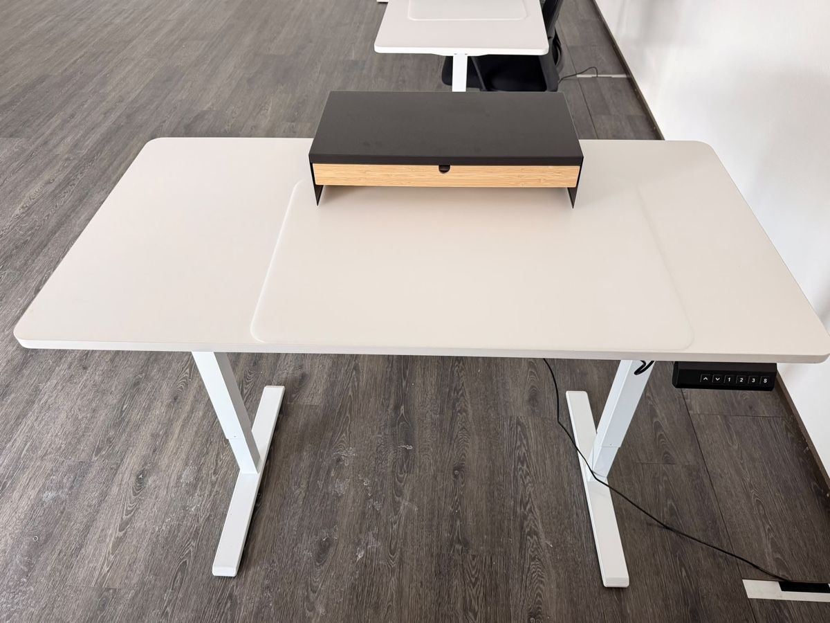 Scrivanie: Bürotisch Höhenverstellbar – Nuovo (secondo la descrizione) da Chur venduto da ivan.13 3