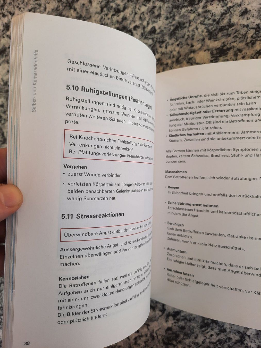 Livres: Selbst- und Kameradenhilfe – D'occasion à Ruswil par Sammlergeist 4