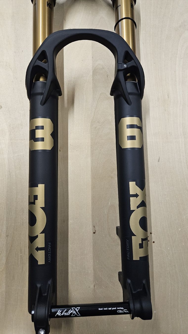 Fox Pezzi di ricambio: Fox 36 Grip X2 29" 150mm 2027! – Nuovo e nell'imballaggio originale da Laupen BE venduto da zeh_xd8z