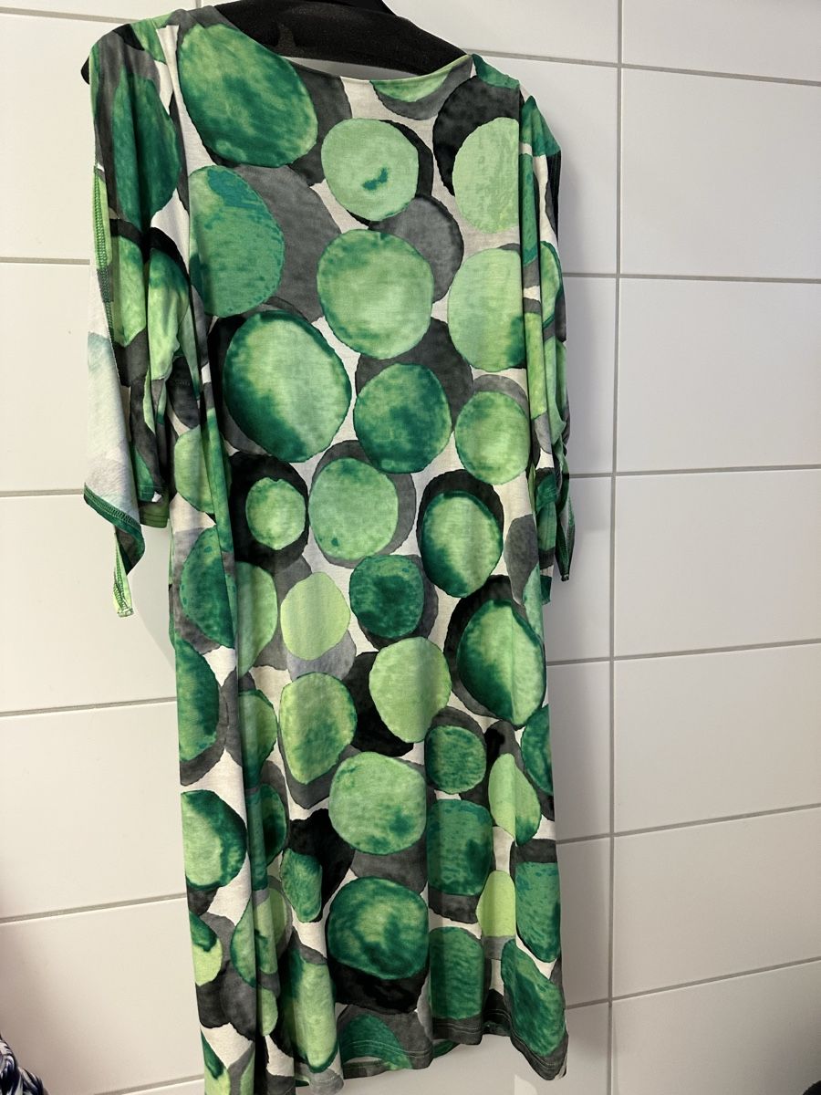 Vestiti: Damen Wunderschöne Kleid Grösse 36:38 – Nuovo (secondo la descrizione) da Basel venduto da Ivana_4
