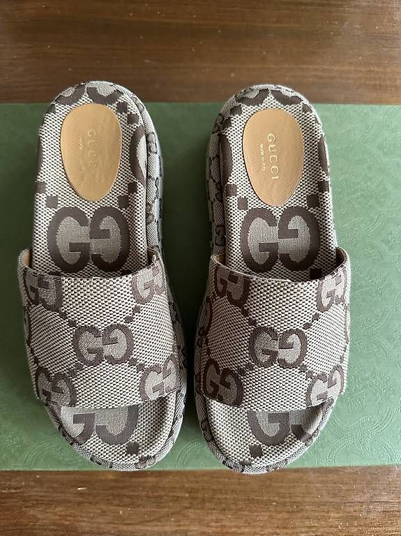 Scarpe da uomo: Gucci GG Canvas Slides – Usato da Erlinsbach SO venduto da VWV1 1