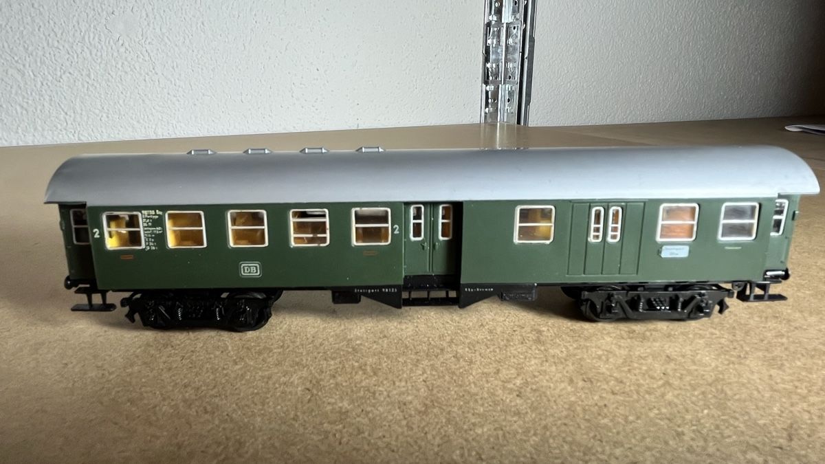 Kleinbahn Modelleisenbahnen: Kleinbahn Personenwagen DB H0 / DC – Gebraucht aus Windlach von