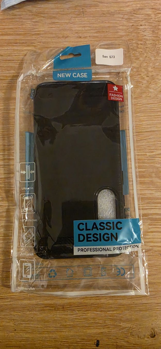 Samsung Coques & Protection écran: Samsung S23 Hülle – Neuf avec emballage d'origine à Näfels par Buuremeitli96