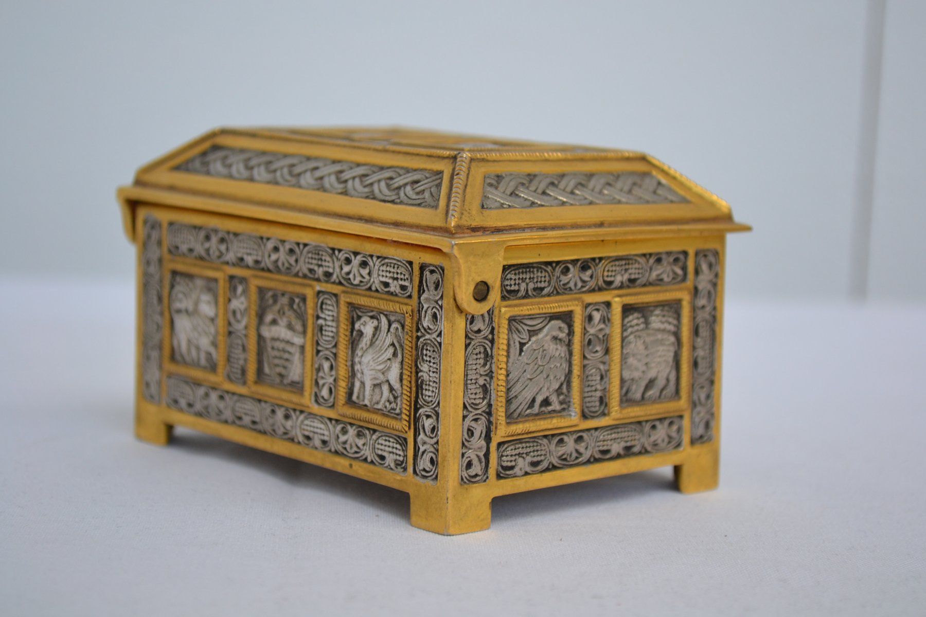 Cassapanche: gold/silberne Schmuck-Schatulle mit Schlüssel – Usato da Winterthur venduto da BK-Brocki_Winterthur 2