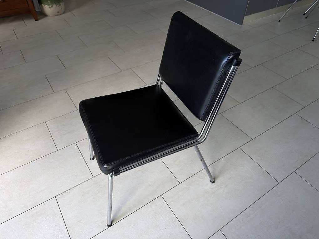 Sedie: 10er Set Vintage Bauhaus Stühle – Usato da Richterswil venduto da ski_7ffp 2