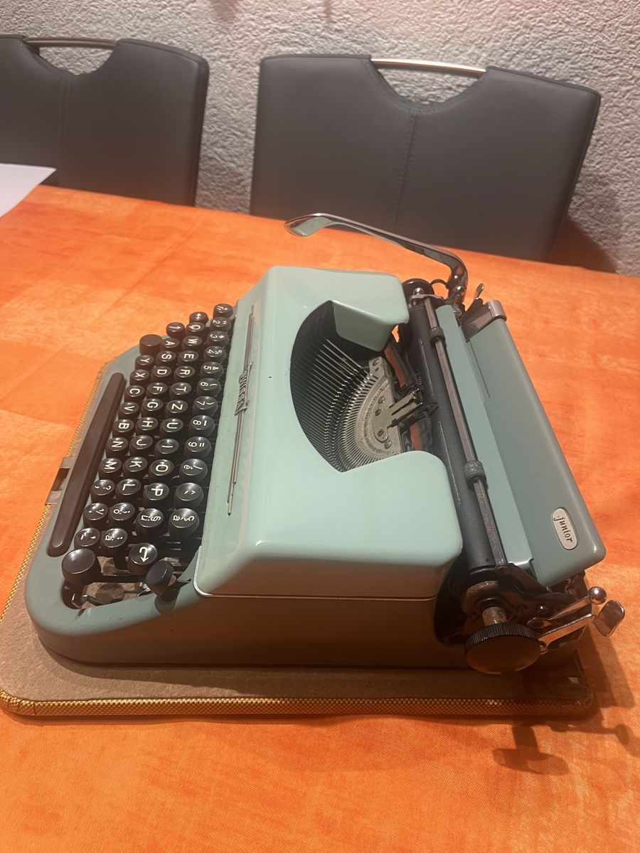 Macchine da scrivere: Swissa Junior Schreibmaschine antik – Usato da Roggwil BE venduto da IsoNice88 4