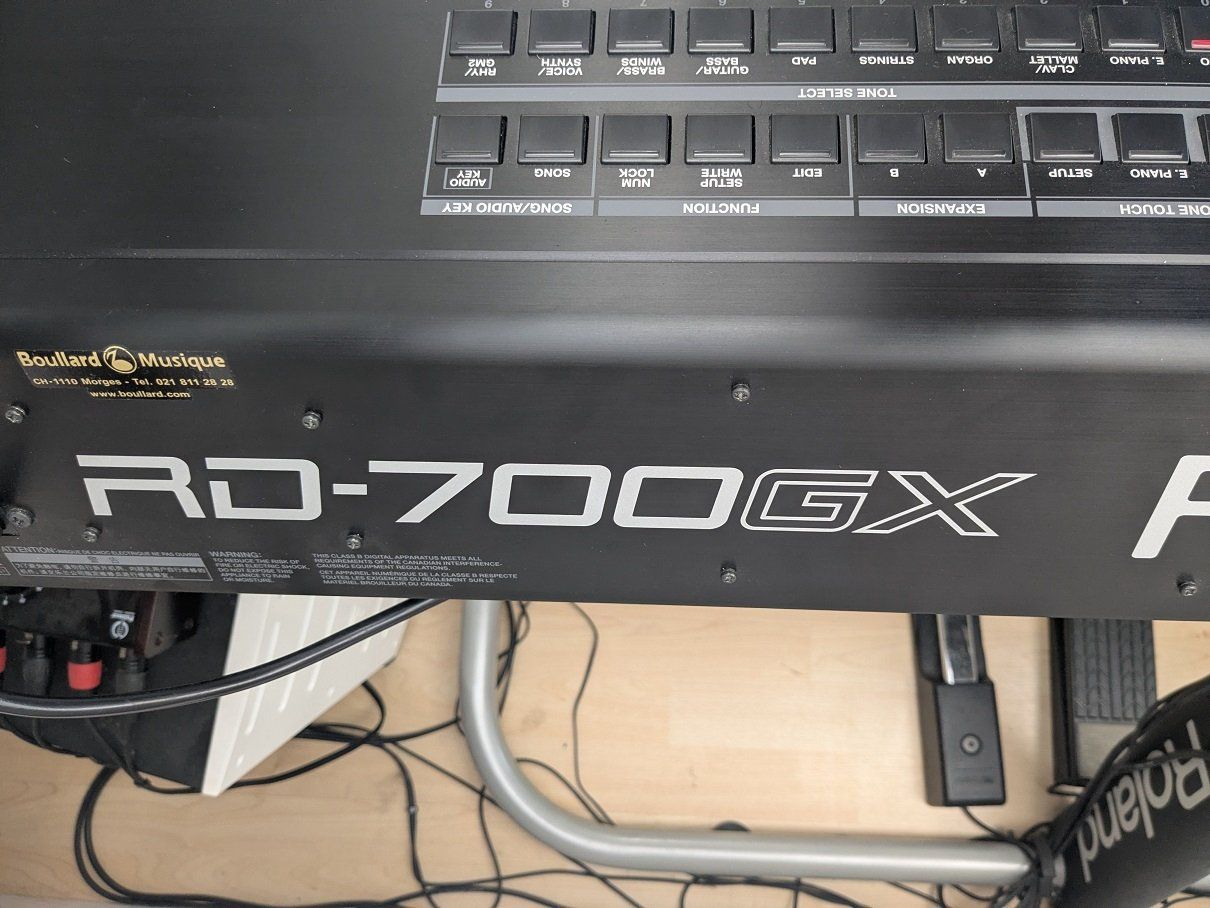 Roland Strumenti musicali: Roland RD-700GX Stagepiano – Usato da Altendorf venduto da privateclient 6