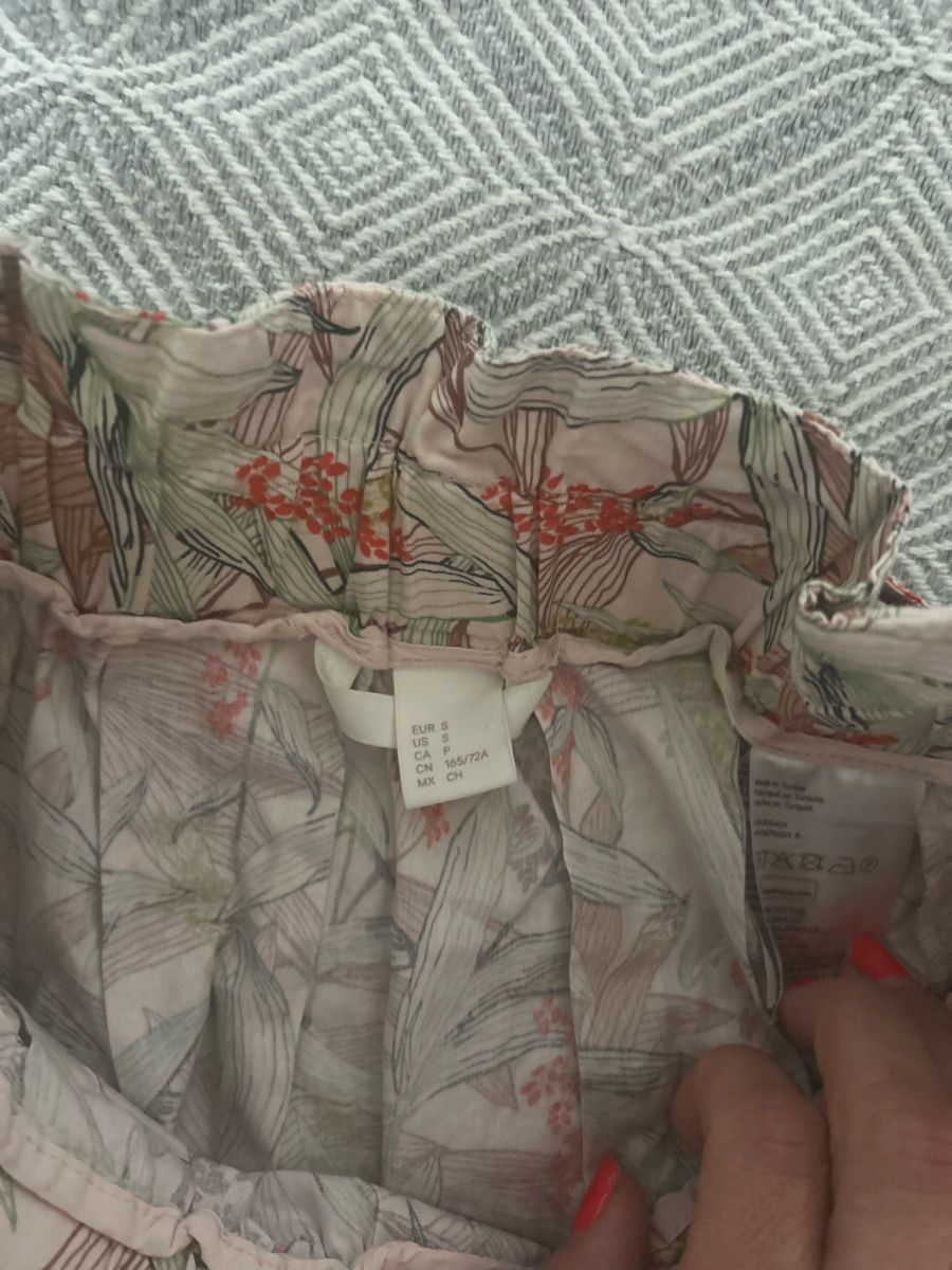 H&M Gonne: H&M Rock – 100 % Baumwolle/S – Usato da Aarberg venduto da lep_qc92 3