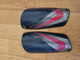 Fussballschoner Nike Mercurial schwarz/pink Grösse M